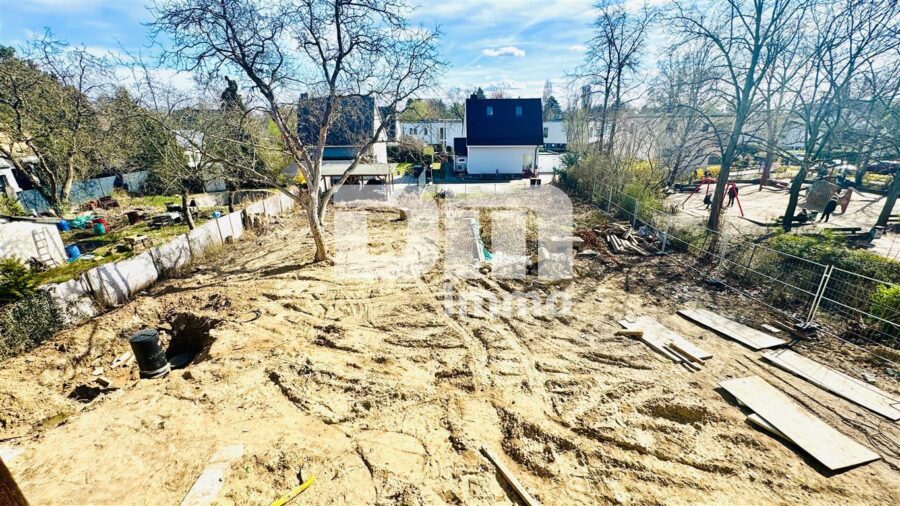 Teilsaniertes 1 - 2 Familienhaus + Fertige Projektierung auf großem Grundstück in Traumlage - Baugrundstück Ansicht von OG